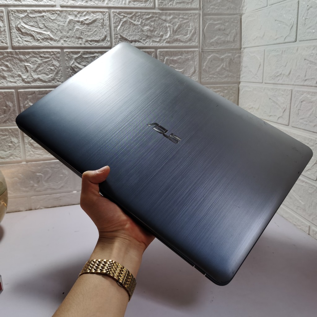 Asus X541 : core i3-7100U , ram 4GB , SSD 120GB,15.6inch