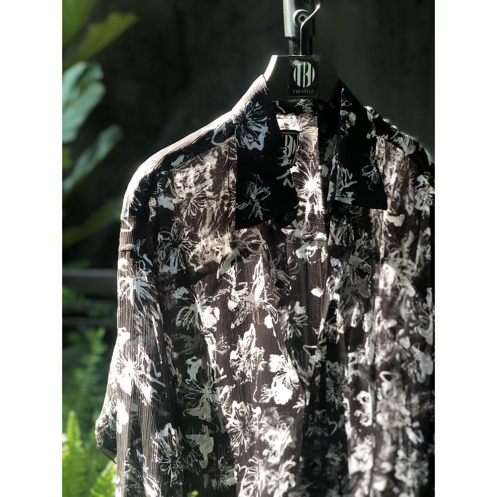 Áo Sơ Mi Tay Dài Đen Hoa Trắng Von Xuyên Thấu IBI-A-022