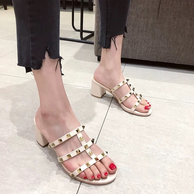 Dép đinh tán cao 5p