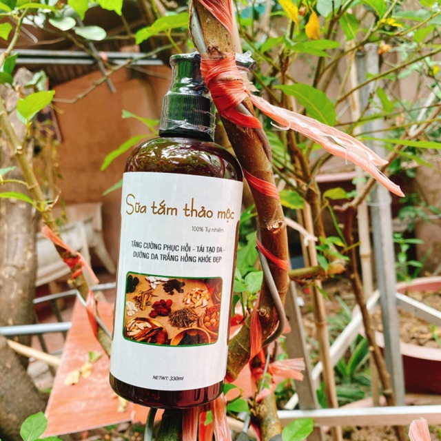 Sữa tắm thảo mộc sau sinh