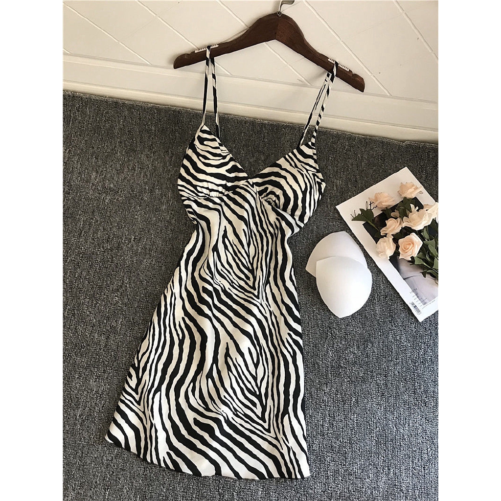 Đầm Ngủ Hai Dây Họa Tiết Ngựa Vằn Quyến Rũ Cho Nữ