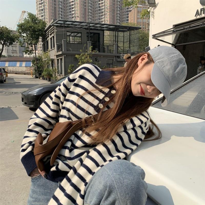 Áo len cổ bẻ kẻ sọc phong cách Hàn Quốc cho nữ