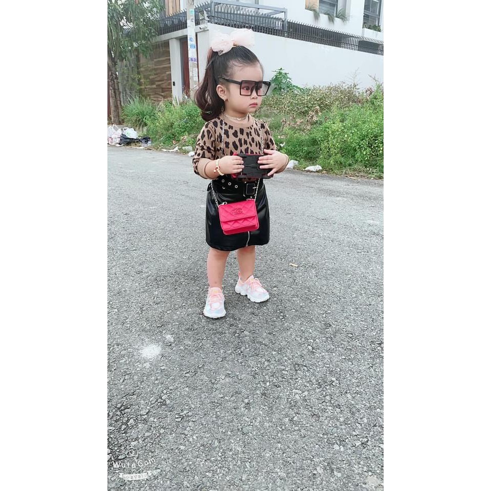 Set áo beo chân váy da cho bé gái
