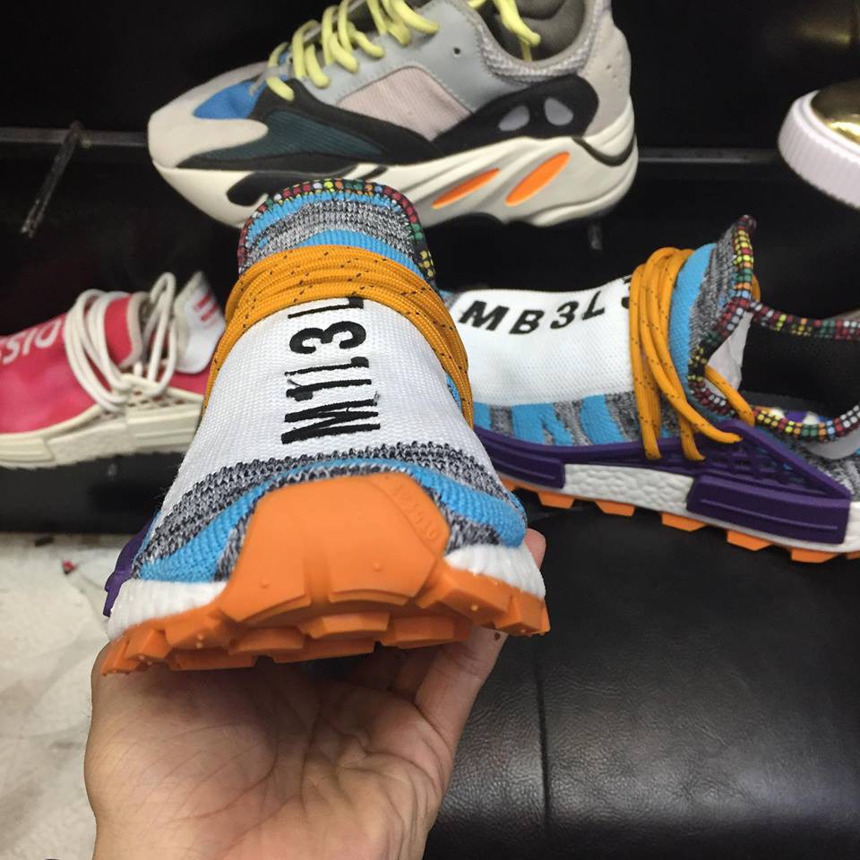 Giầy Adidass Human Race v3 ( version - xanh cam) . :