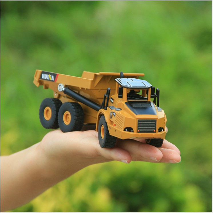 Xe tải chở hàng bằng sắt đồ chơi trẻ em mô hình tỉ lệ 1:50 hãng Hiunatoy