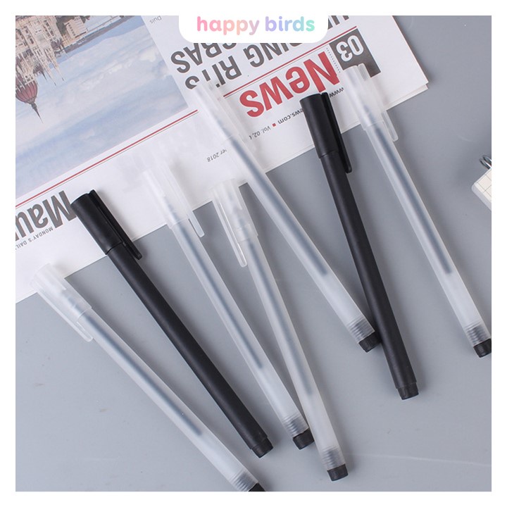 Bút gel 0.5 mm set 6 bút vỏ nhám trơn bút bi nước mực đen hai màu vỏ đen trắng bút viết ruột trơn mau khô HappyBirds