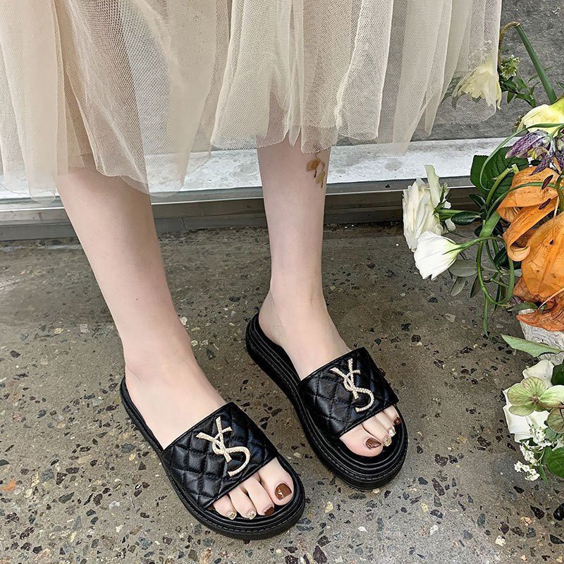 Dép Bánh Mì Nữ Cute Dép Đế Cao 2cm Êm Quai Ngang Màu Trắng Đen Giá Rẻ