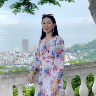 Đầm maxi hoa đi biển