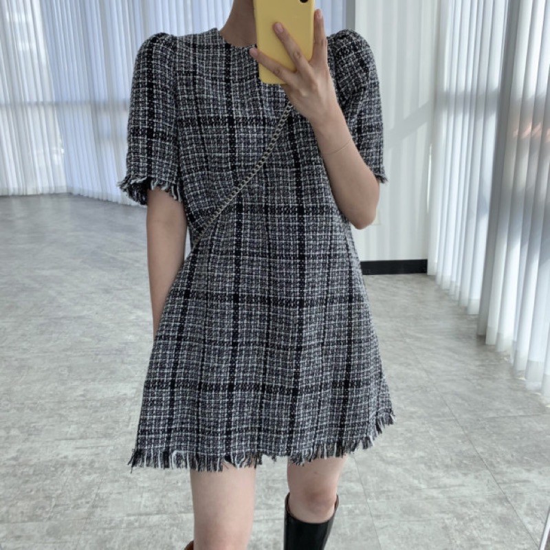 - Đầm suông kẻ ô