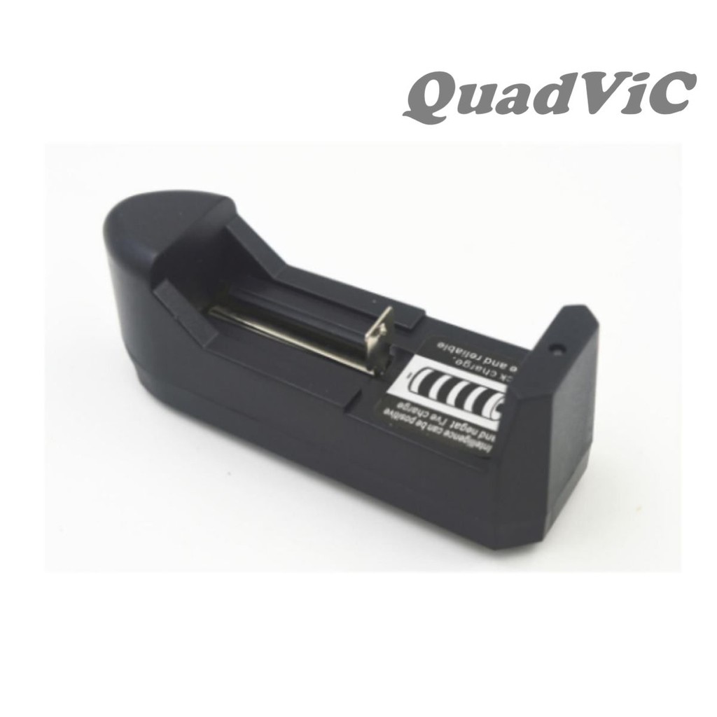 Bộ sạc pin 3.7V 4200mAh Ultrafire 18650 220V -> 4.2~ 3.7V Tự ngắt dùng cho đèn pin, quạt sạc QuadViC N00213