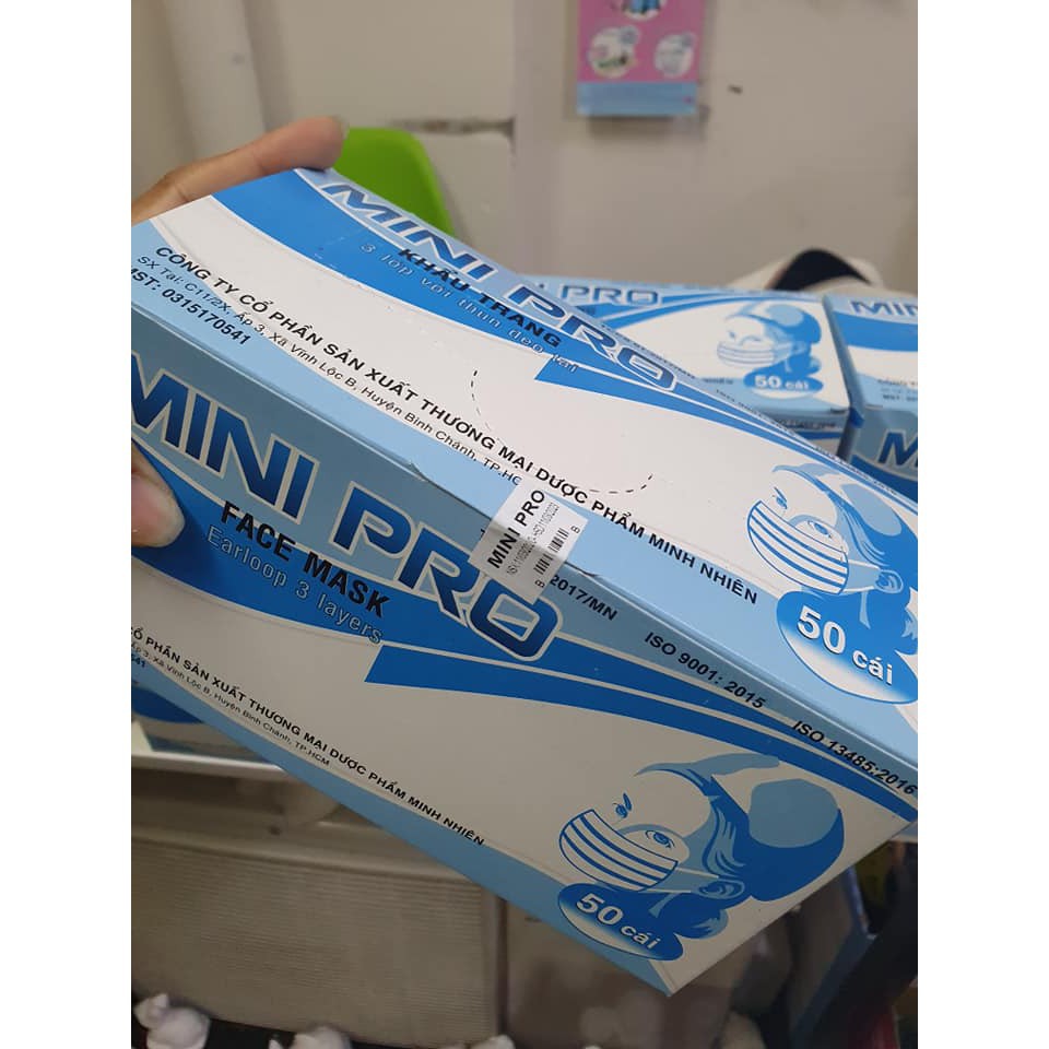 Khẩu Trang Kháng Khuẩn Mini Pro Xanh 3 Lớp 50 Cái, lọc đến 100% hạt bụi lớn và lọc hơn 95% bụi bẩn hiệu quả