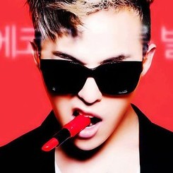 GIÁ RẺ NHẤT - KÍNH V TÂY ĐEN - KÍNH RÂM SƠN TÙNG MTP LOGO V SANG CHẢNH - SIÊU ĐẸP, SIÊU BỀN, SIÊU HOT | BigBuy360 - bigbuy360.vn