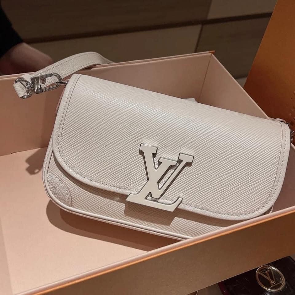 Túi Xách Thời Trang👜👜LV BUCI 2022 SPSL Màu Trắng SIZE : 25 X 15 CM