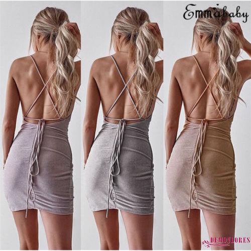 Đầm cổ tròn dáng ôm hở lưng quyến rũ dành cho bạn nữ