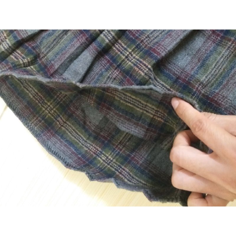 Chân váy dạ kẻ xếp li size S thanh lý