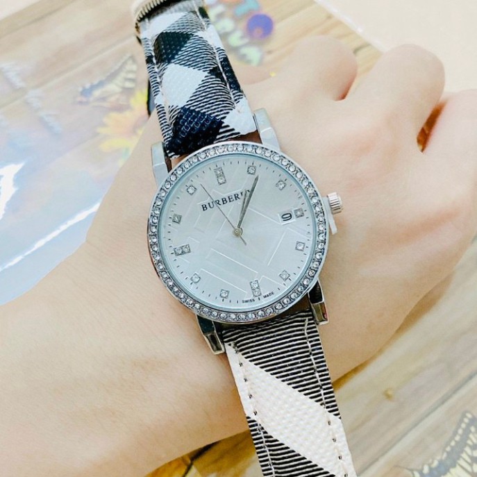 Đồng hồ nữ Burberry, dây kẻ caro đen trắng, viền đá trắng, full box, thẻ bảo hành 12 tháng - Dongho.burberry | BigBuy360 - bigbuy360.vn