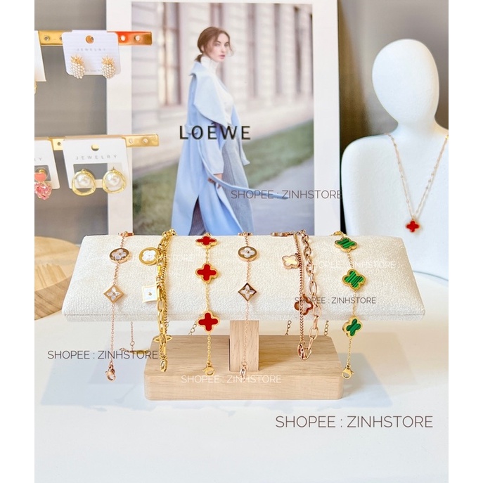 Giá treo lắc, vòng tay sang trọng