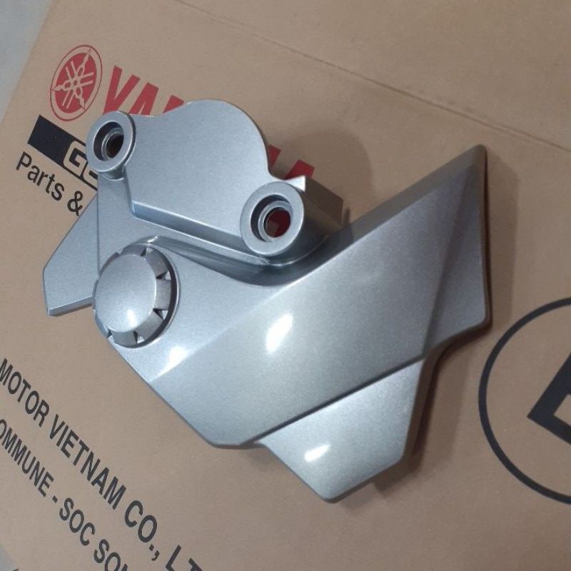 Nắp che nhông trước Exciter 2010