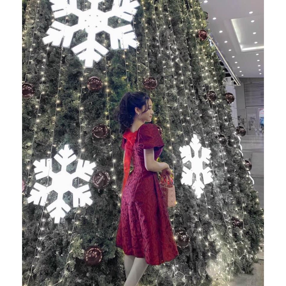 Đầm gấm hoa đỏ dự tiệc dáng xòe cột nơ lưng cao cấp sang chảnh | BigBuy360 - bigbuy360.vn