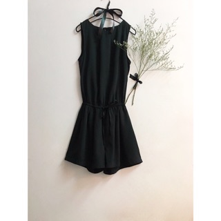 Playsuit xẻ lưmg Hm cột rút dây