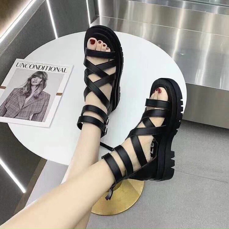 Sandal chiến binh đế bánh mì răng cưa