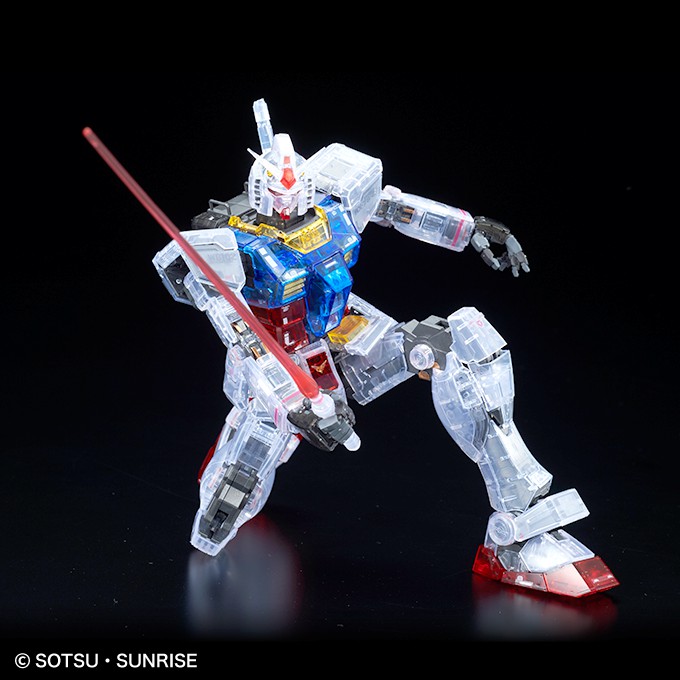 Mô Hình Lắp Ráp Gundam MG RX-78-2 ver 3.0 Clear Color (The Gundam Base Limited) Bandai