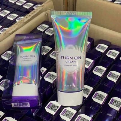 Kem dưỡng nâng tone da Dewycel turn on cream Hàn Quốc