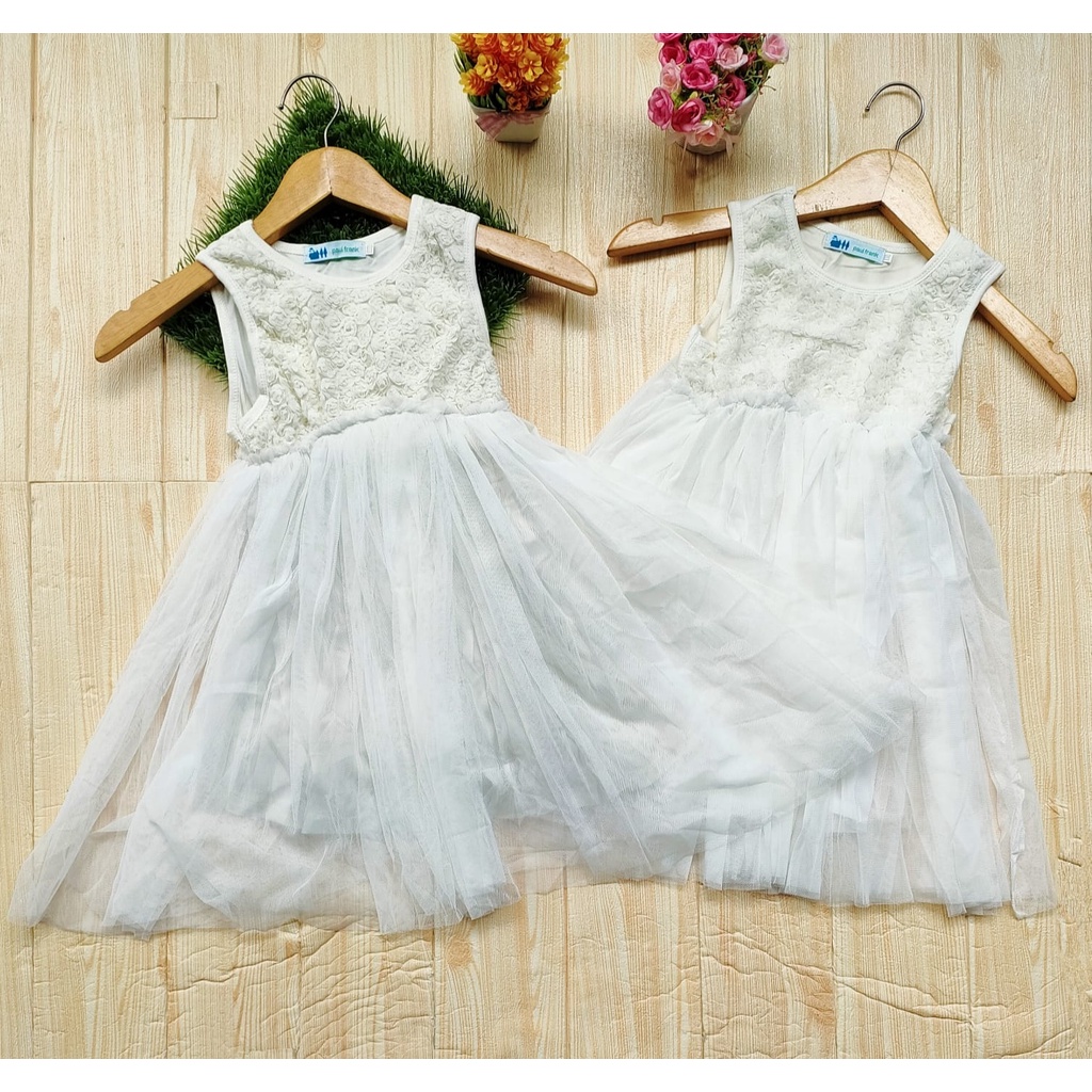 Đầm Hoa Hồng Trắng Xinh Xắn Cho Bé Từ 2-5 Tuổi