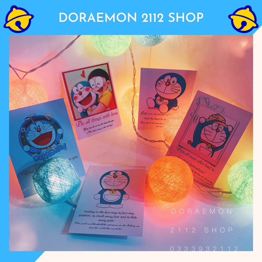 1 Tấm bìa ảnh Doraemon trang trí tường, decor, chụp ảnh kích thước 9x12cm Flashcard trích dẫn ýnghĩa song ngữ Anh - Việt