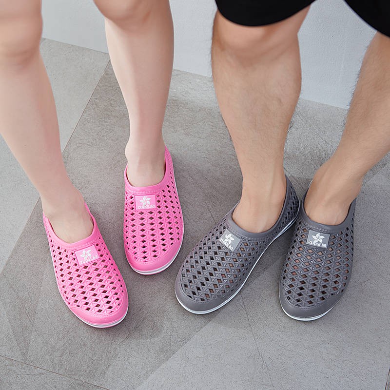 CROCS Xăng đan Nhựa Đế Bằng Đục Lỗ Thời Trang Đi Biển Mùa Hè Cho Nam Nữ