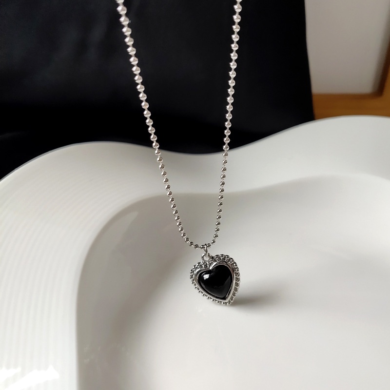 Dây chuyền mặt trái tim màu đen đơn giản cho nữ