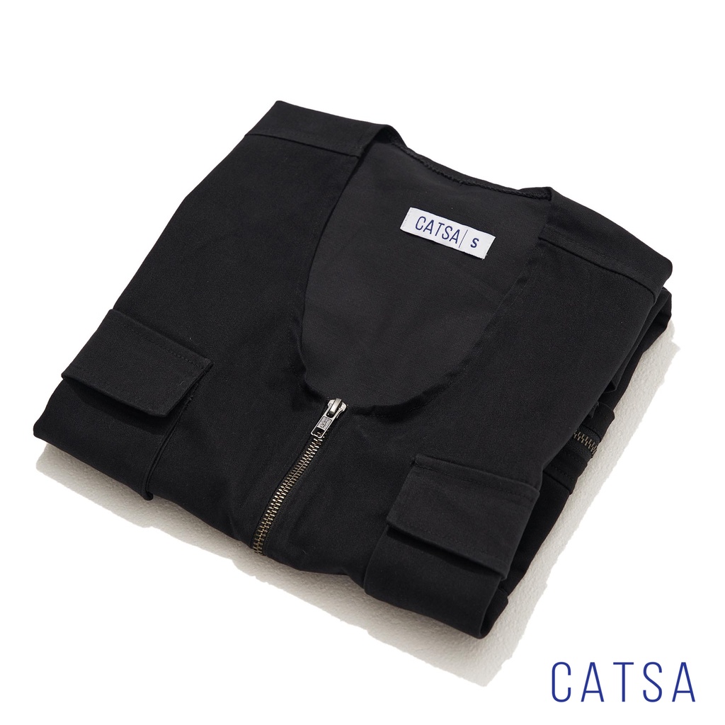 Áo khoác ghile jeans đen CATSA chất liệu vải jeans, độ bền cao, mặc phong cách và thoải mái AKJ036