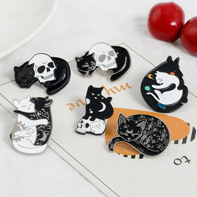 Pin cài áo mèo đen trong Thủy thủ mặt trăng Sailor moon ver2 - GC200