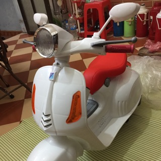 XE MÁY ĐIỆN VESPA SANG CHẢNH CHO BÉ