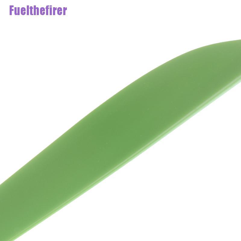 Dụng Cụ Cạo Làm Bánh Bằng Nhựa Tiện Dụng