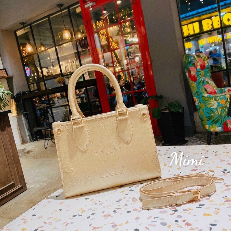 Túi vuông LV hoạ tiết vân in size 22-23💕