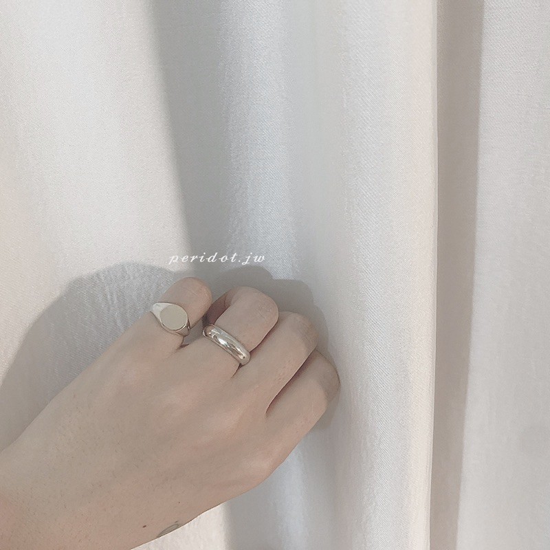 Nhẫn signet mặt tròn vừa  Có sẵn size tay