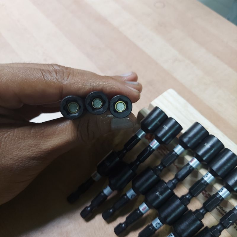Đầu bắn tôn Bosch 8mm 5/16 hàng chắc chắn