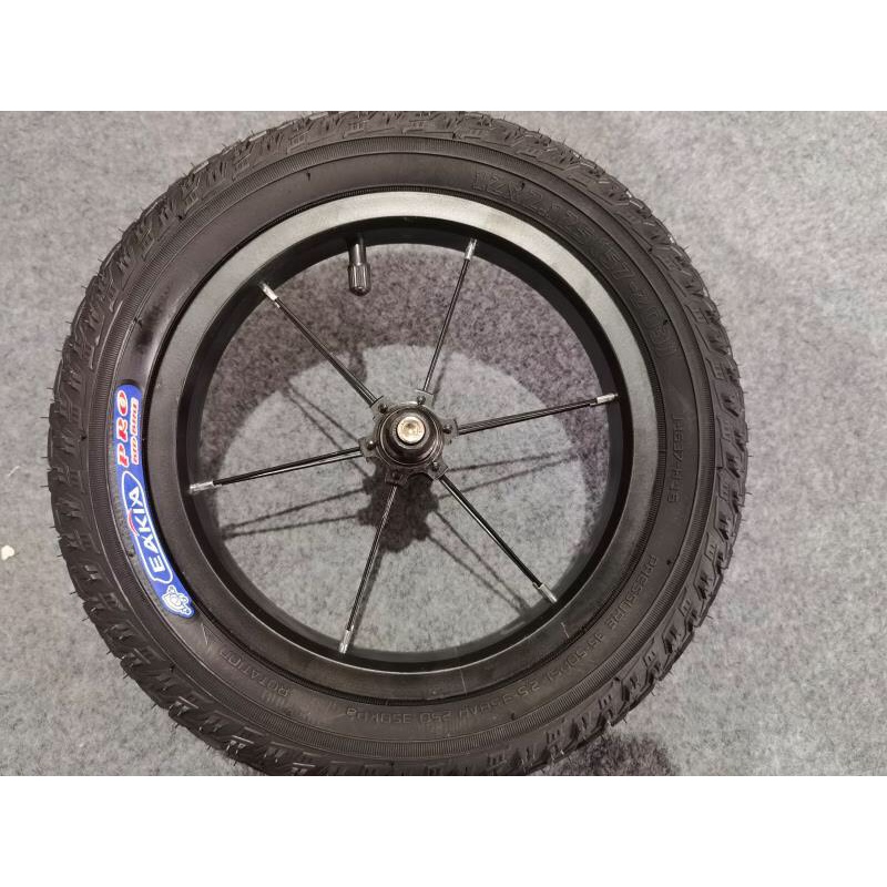 Bánh hơi xe thăng bằng, xe đạp