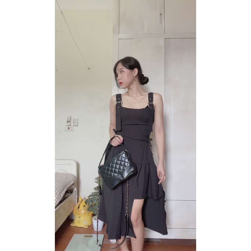 Váy đen 2 dây ROSYHANA, đầm đen hai dây vạt Ô Zuê lệch tà vải đũi cao cấp