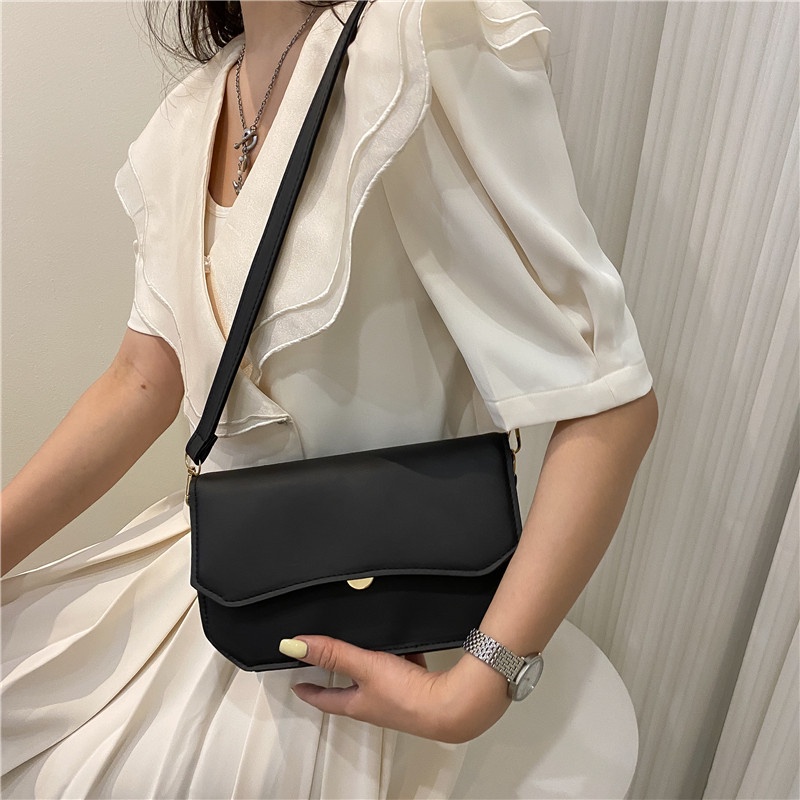 Túi Đeo Vai Hình Vuông Cỡ Nhỏ Phối Dây Xích Thiết Kế Đơn Giản Thời Trang Mùa Hè 2022