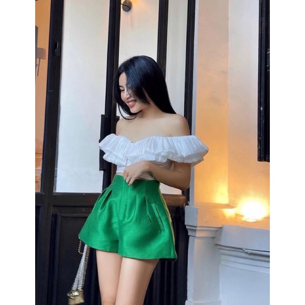Set bộ nữ gồm áo trễ vai mix quần đùi tafta