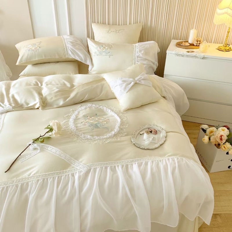 Bộ chăn ga phủ ren công chúa phong câvh Châu Âu quý tộc với chất liệu Lụa mềm mịn sang chảnh