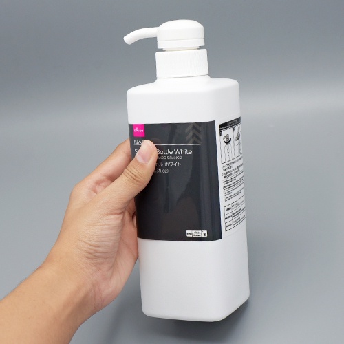 Daiso Bình chiết xà phòng màu trắng 600ml
