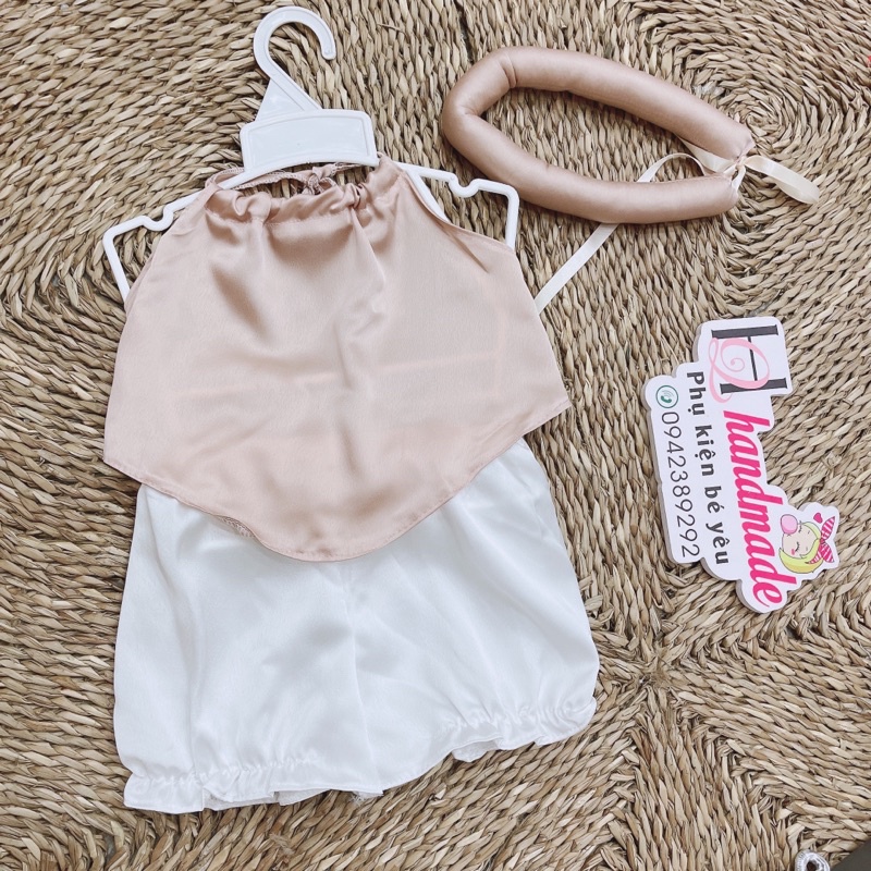 Yếm - quần- váy cho bé yêu. Đã bao gồm mấn ( quà trung thu cho bé)