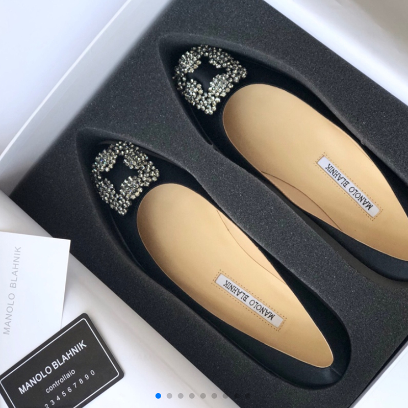 Giày Cao Gót Mũi Nhọn Màu Đen Đính Đá Phong Cách Hàn Quốc