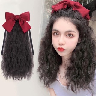 Tóc cột nơ đỏ tiểu thư