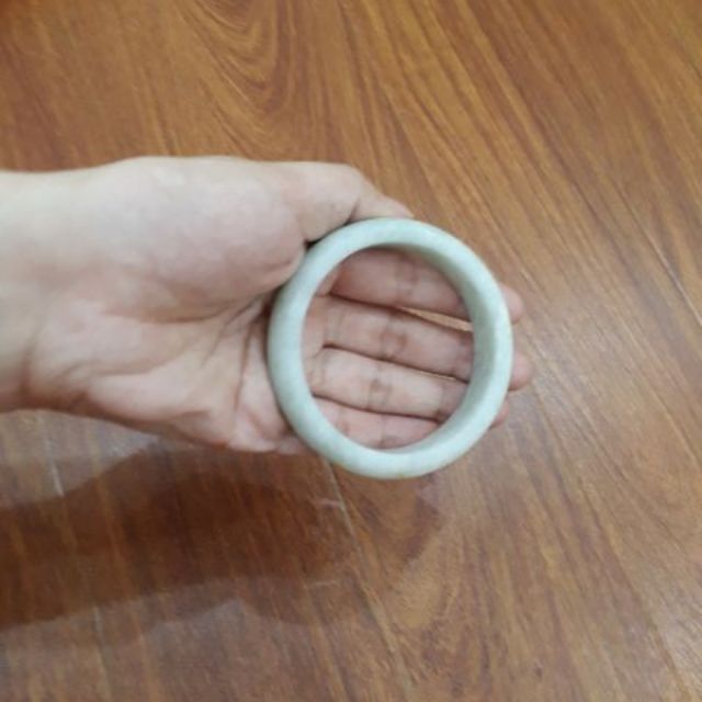 Vòng tay màu ngọc bích