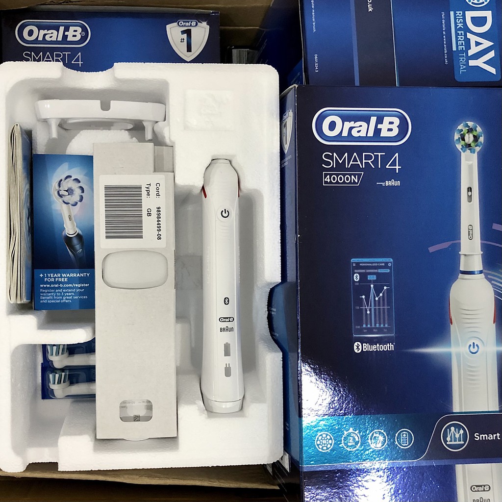 Bàn chải điện Oral B Smart 4 4000