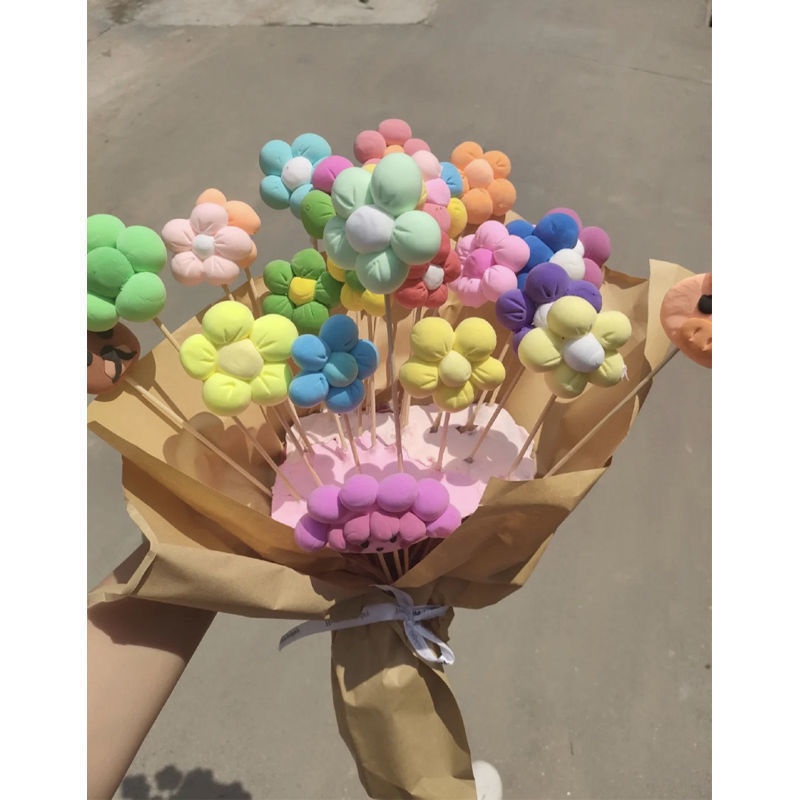 Bó hoa đất sét làm quà tặng cho bạn gái